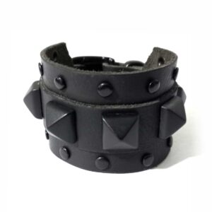 Pulsera de cuero con tachas negra