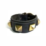 pulsera-de-cuero-negra-con-tachas